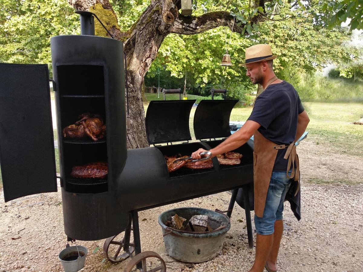 Domaine Ramonjavel, Glamping & Alpaca'S Bed & Breakfast Fongrave Exterior photo